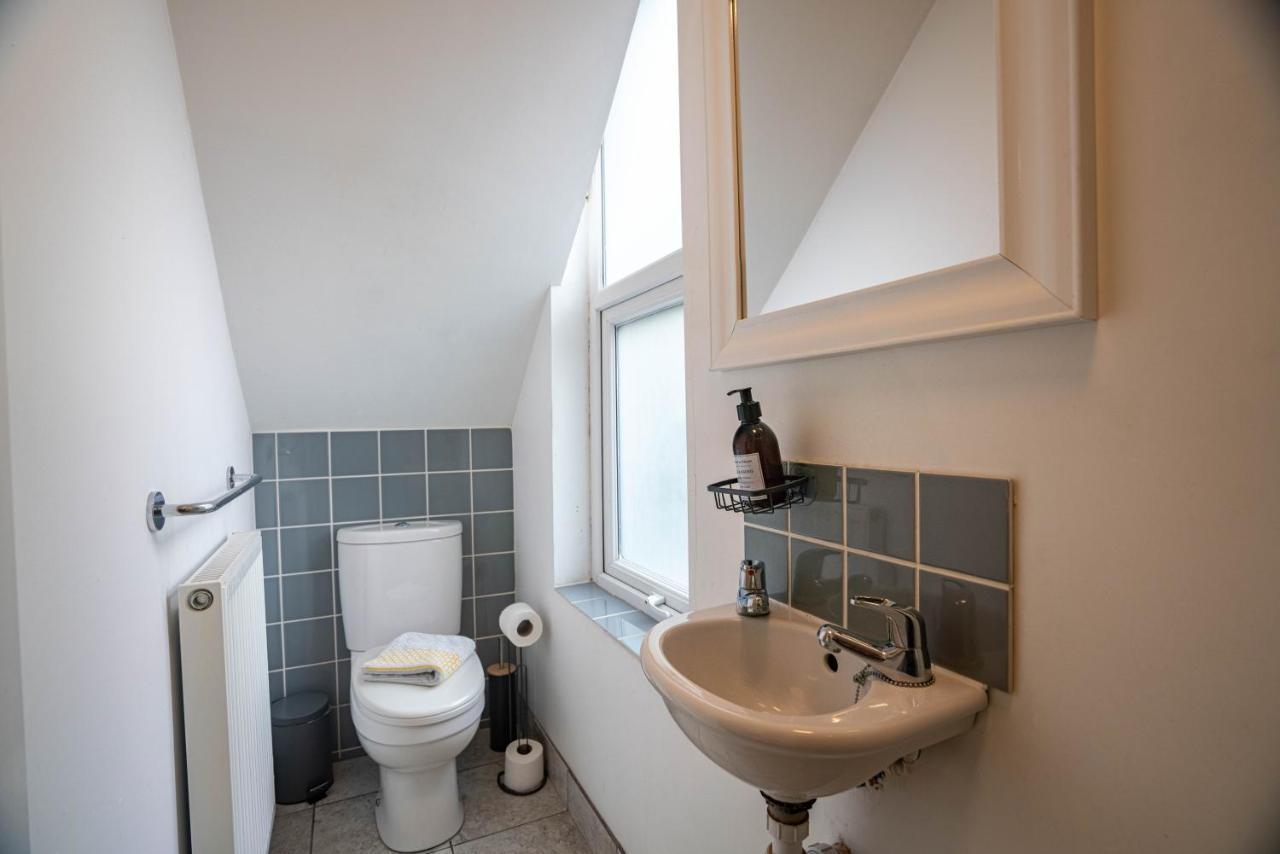 The Becket - Three Bedroom City Centre House With Parking Canterbury Buitenkant foto